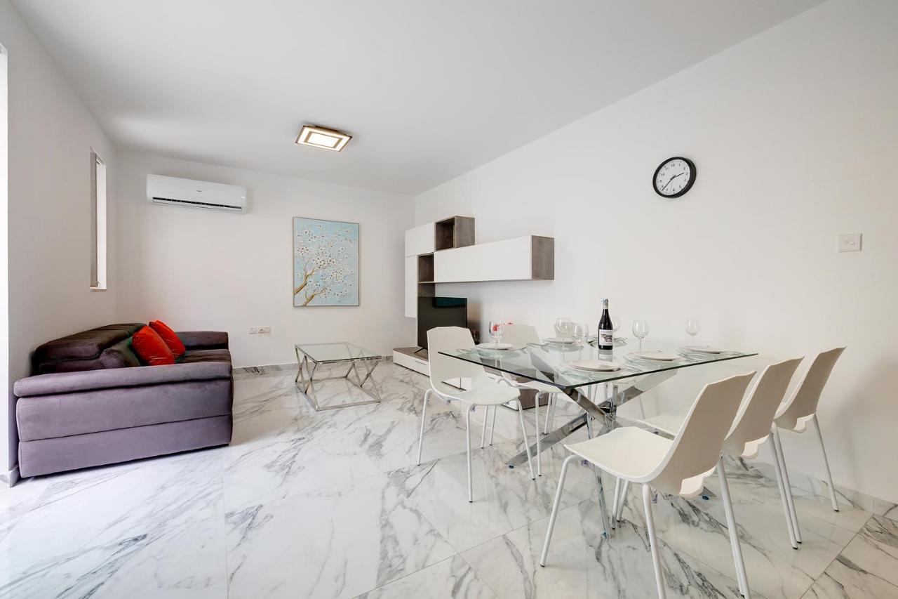 Apartment Cosy Steps To St George's Bay